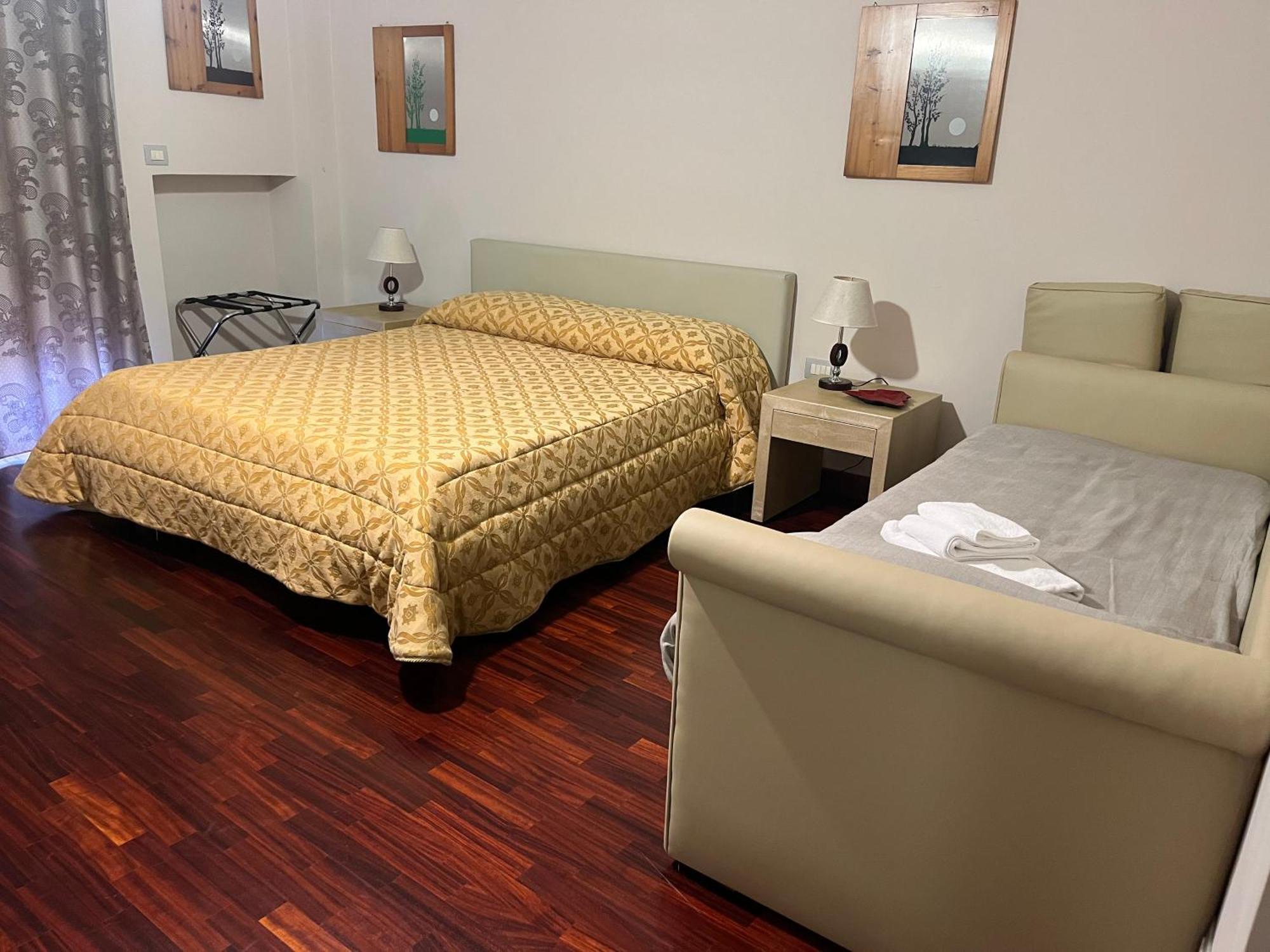 Gioviale Rooms Portici Eksteriør billede